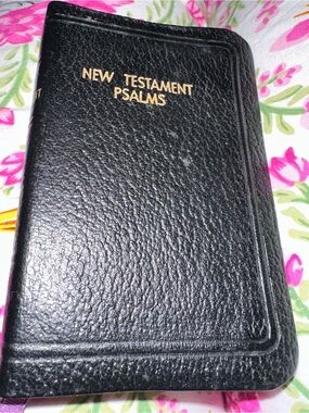 New Testament Psalms Pocket Bible - Black Cover leather